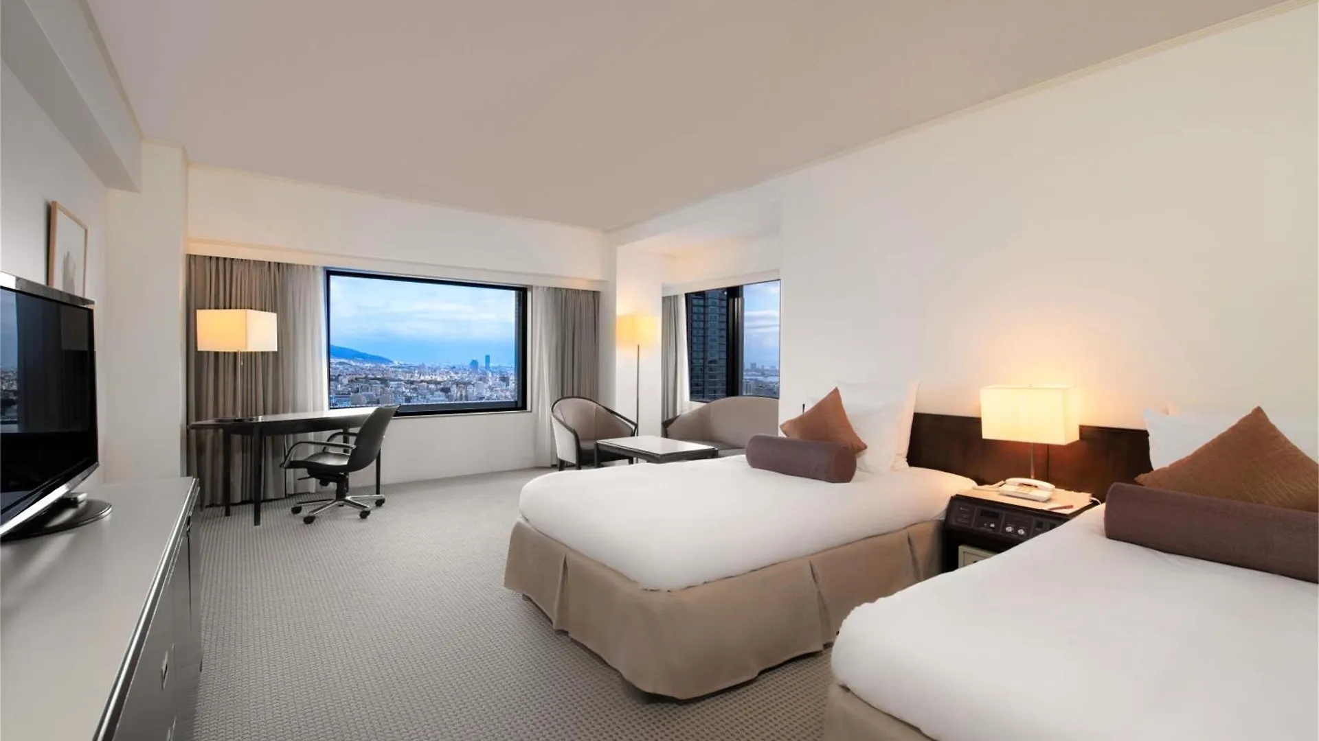 ANA Crowne Plaza Kobe, an IHG Hotel